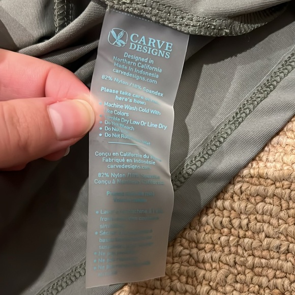 Carve Design Rashgaurd - Picture 4 of 4